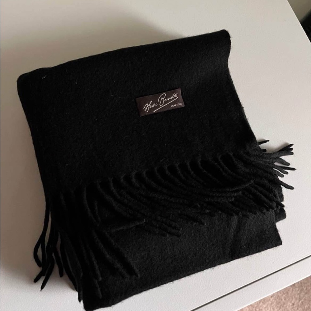 Henri Bendel Classic Design Unisex Scarf